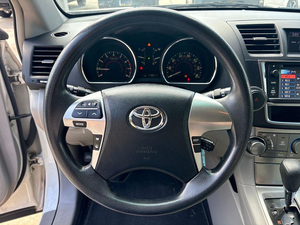used 2013 Toyota Highlander car, priced at $9,991