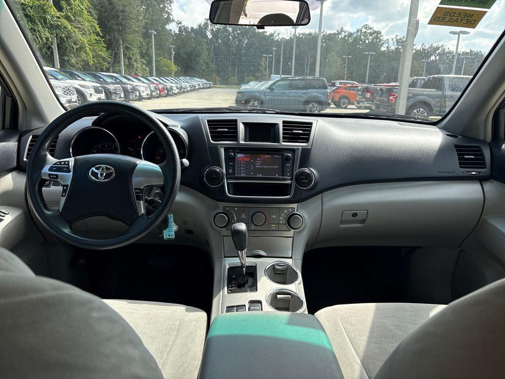 used 2013 Toyota Highlander car, priced at $9,991