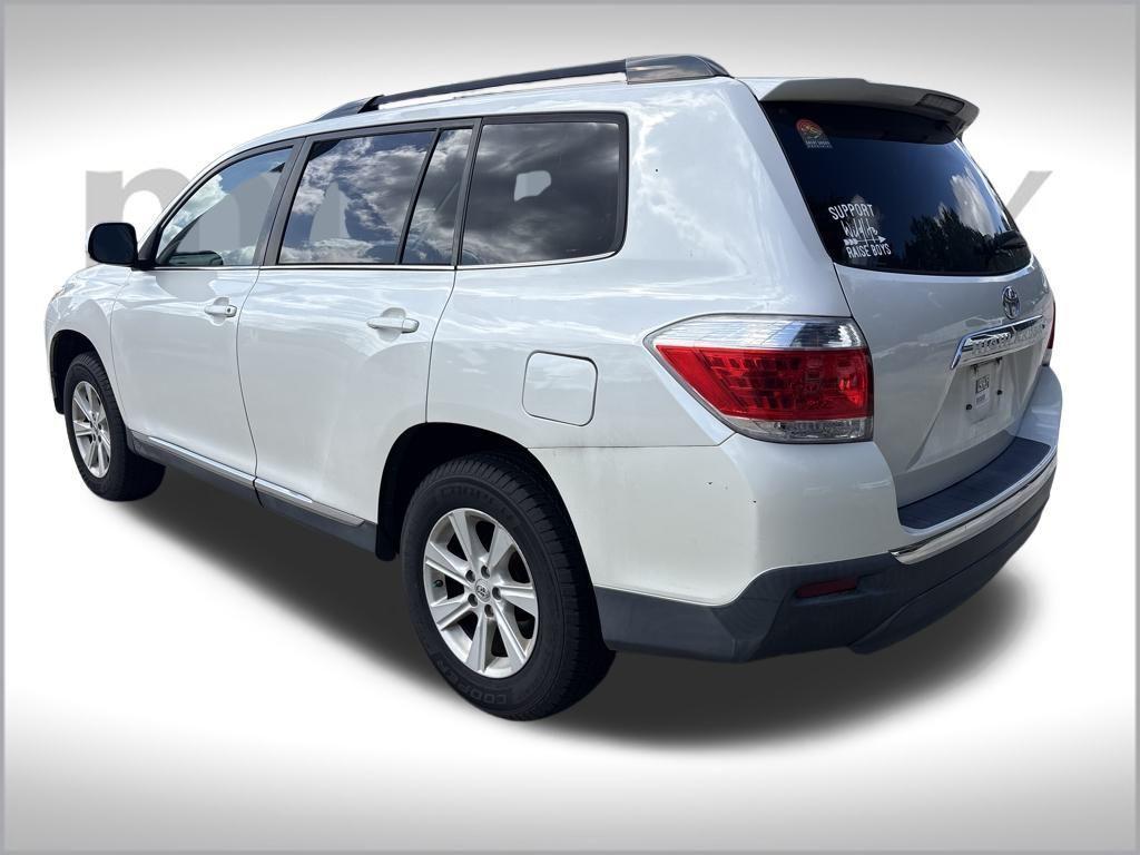 used 2013 Toyota Highlander car, priced at $9,991