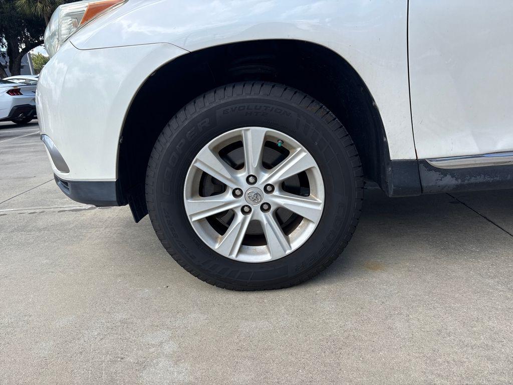 used 2013 Toyota Highlander car, priced at $9,991