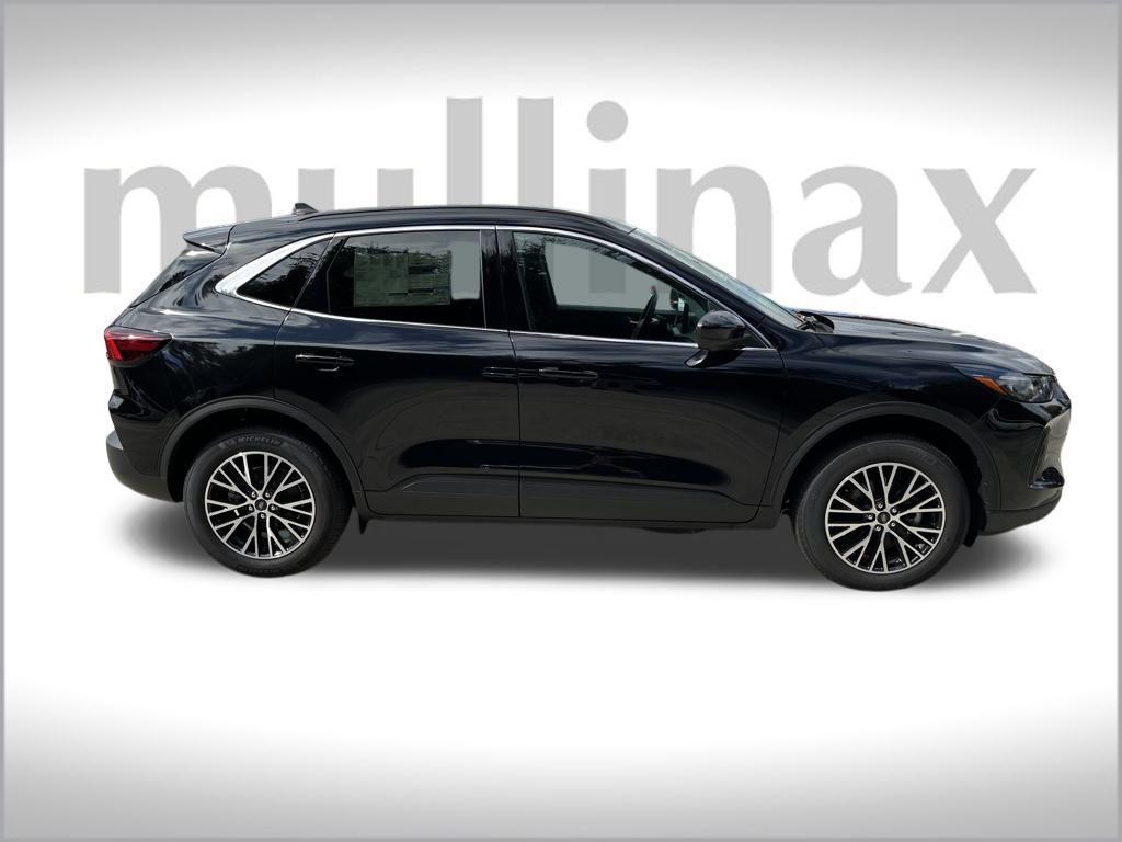 new 2025 Ford Escape PHEV car, priced at $33,275