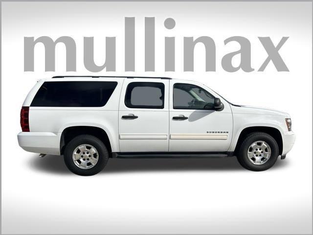 used 2009 Chevrolet Suburban car, priced at $12,200