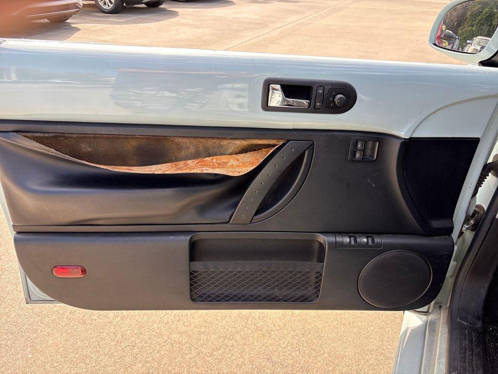 used 2010 Volkswagen New Beetle car, priced at $6,500