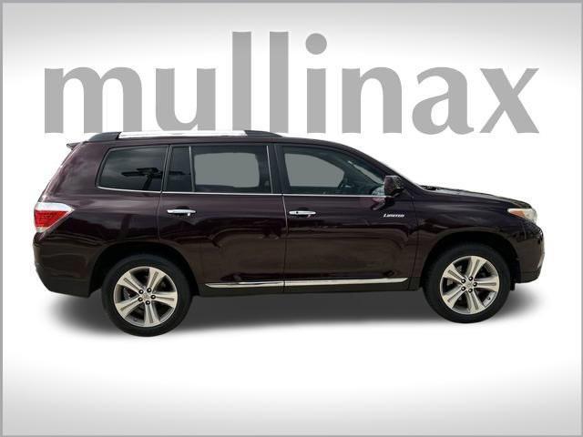 used 2013 Toyota Highlander car, priced at $11,000