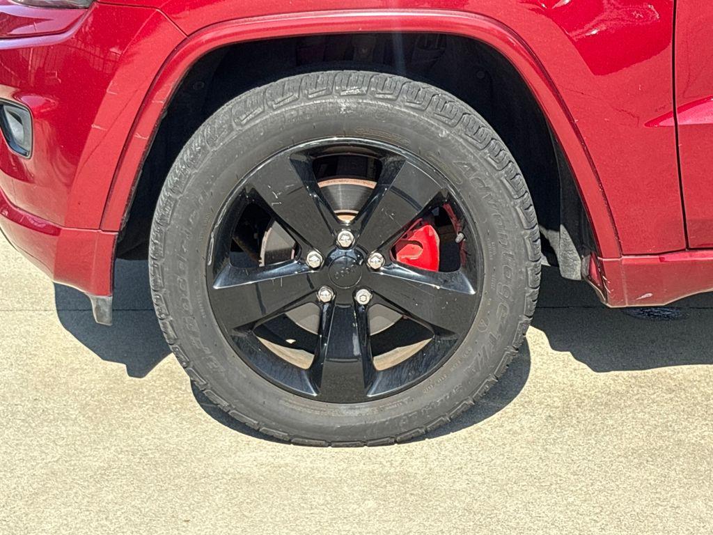 used 2015 Jeep Grand Cherokee car, priced at $16,000