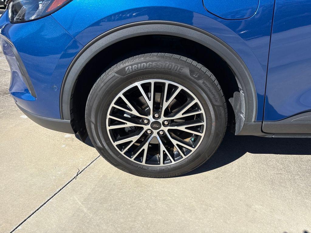 used 2023 Ford Escape PHEV car, priced at $23,500