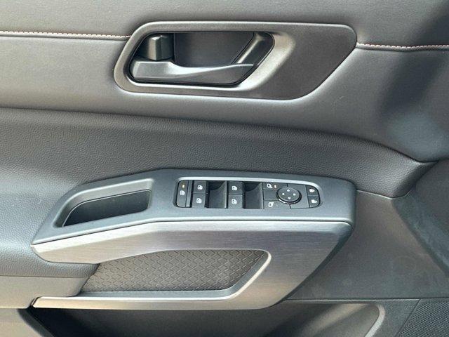 new 2025 Nissan Pathfinder car, priced at $42,267