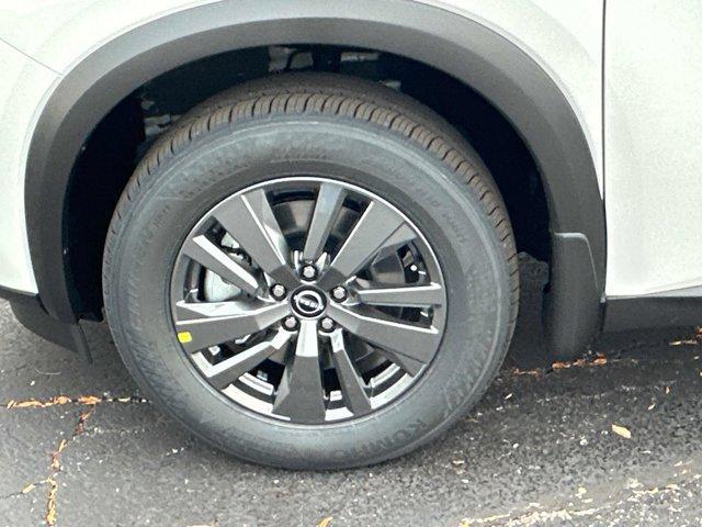 new 2025 Nissan Pathfinder car, priced at $35,238