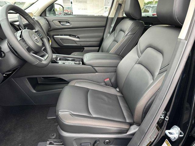 new 2025 Nissan Pathfinder car, priced at $45,221