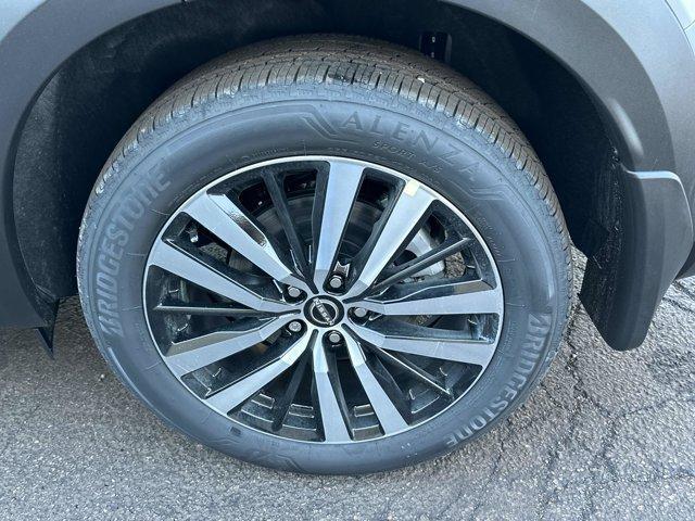 new 2025 Nissan Pathfinder car, priced at $44,215
