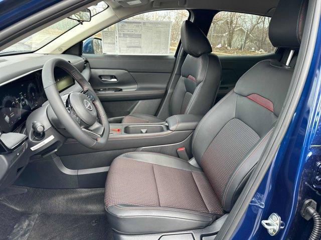 new 2025 Nissan Kicks car, priced at $23,084