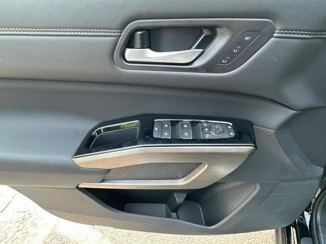new 2025 Nissan Pathfinder car, priced at $48,804