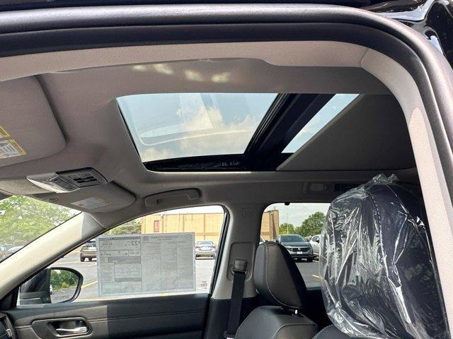 new 2025 Nissan Pathfinder car, priced at $48,804