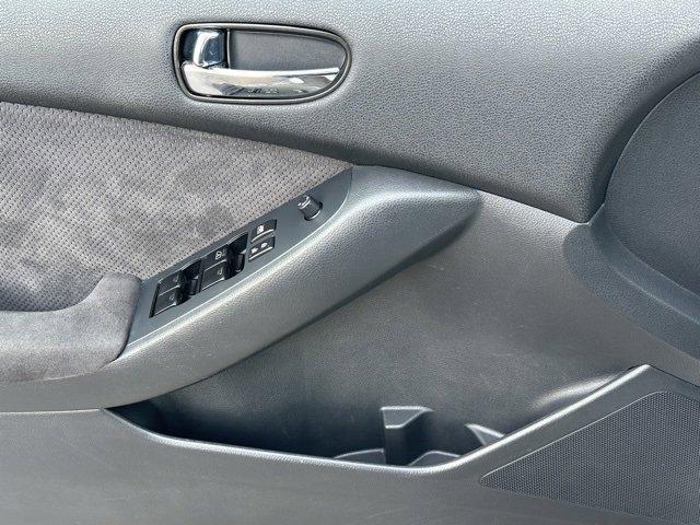used 2009 Nissan Altima car, priced at $9,400