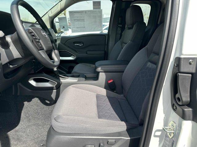 new 2025 Nissan Frontier car