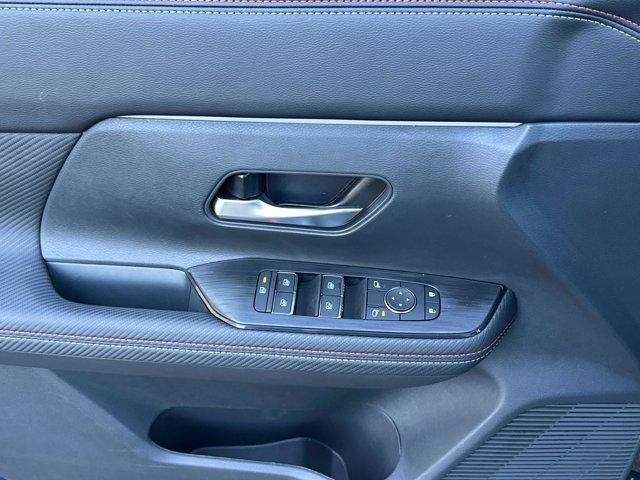 new 2025 Nissan Kicks car, priced at $27,990