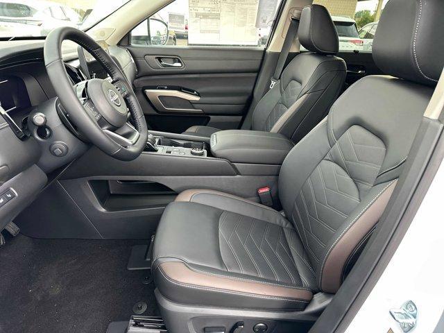 new 2025 Nissan Pathfinder car, priced at $45,442