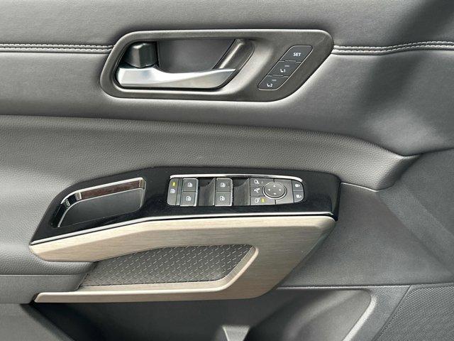 new 2025 Nissan Pathfinder car, priced at $43,352