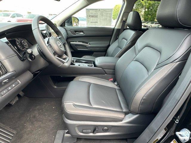 new 2025 Nissan Pathfinder car, priced at $45,221
