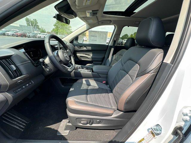 new 2025 Nissan Pathfinder car, priced at $50,052