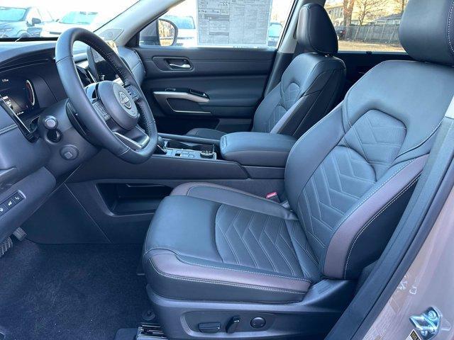 new 2025 Nissan Pathfinder car, priced at $44,578