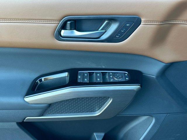 new 2025 Nissan Pathfinder car, priced at $43,839