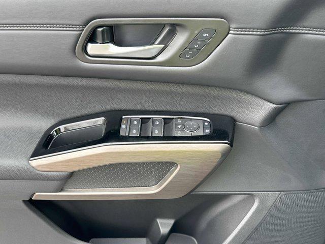 new 2025 Nissan Pathfinder car, priced at $44,578