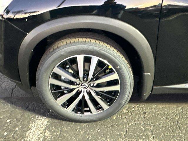 new 2025 Nissan Pathfinder car, priced at $44,192