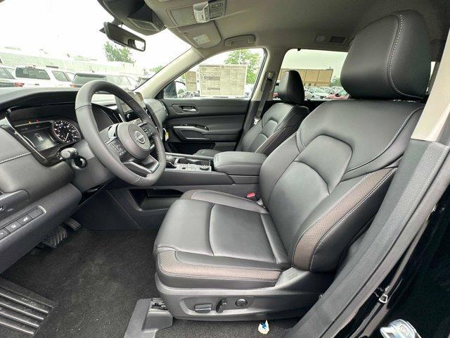 new 2025 Nissan Pathfinder car, priced at $42,717