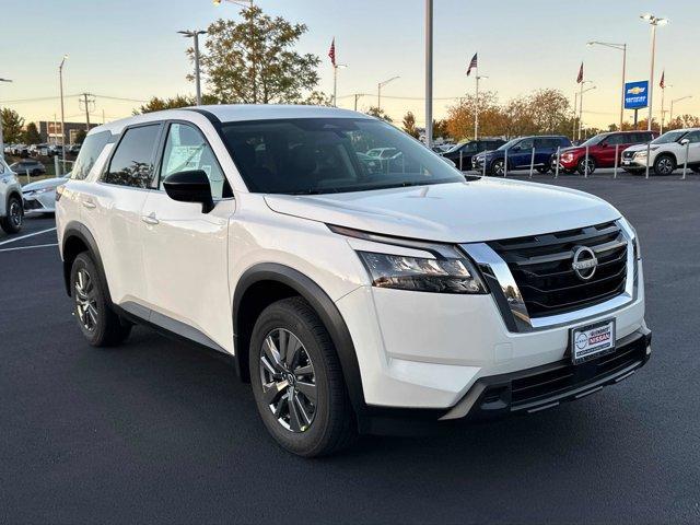 new 2024 Nissan Pathfinder car, priced at $33,875