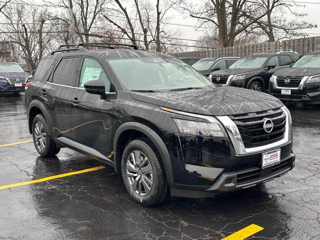 new 2025 Nissan Pathfinder car, priced at $40,492