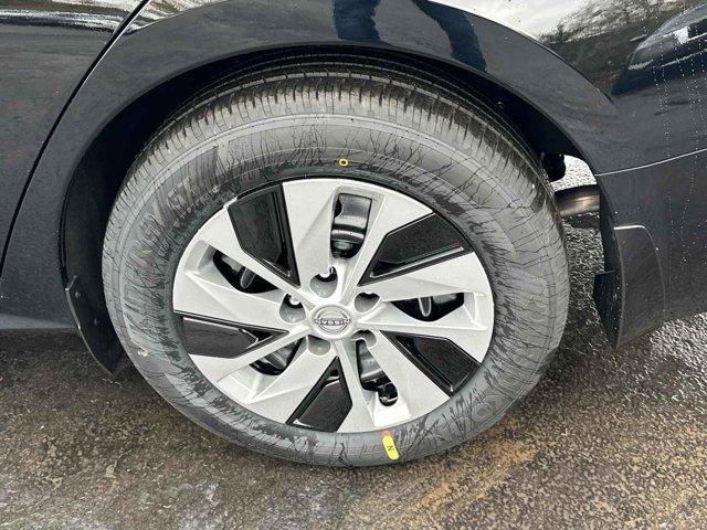 new 2025 Nissan Altima car, priced at $27,336