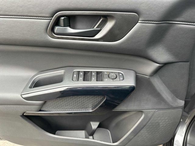 new 2025 Nissan Pathfinder car, priced at $36,858