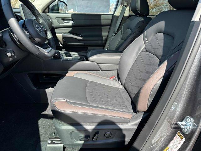 new 2025 Nissan Pathfinder car, priced at $51,202