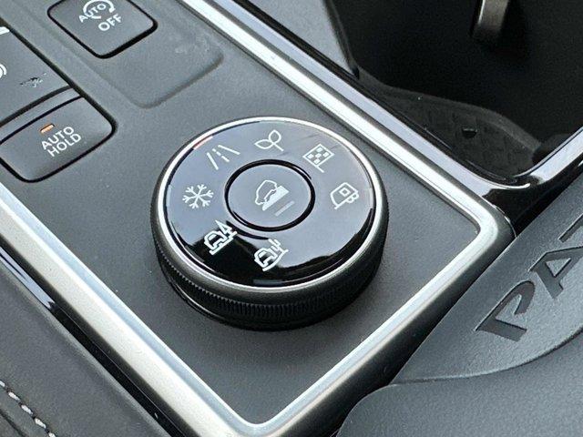 new 2025 Nissan Pathfinder car, priced at $45,221