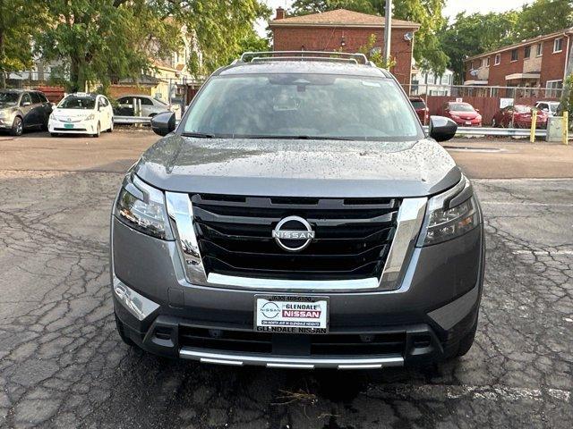 new 2025 Nissan Pathfinder car, priced at $45,221