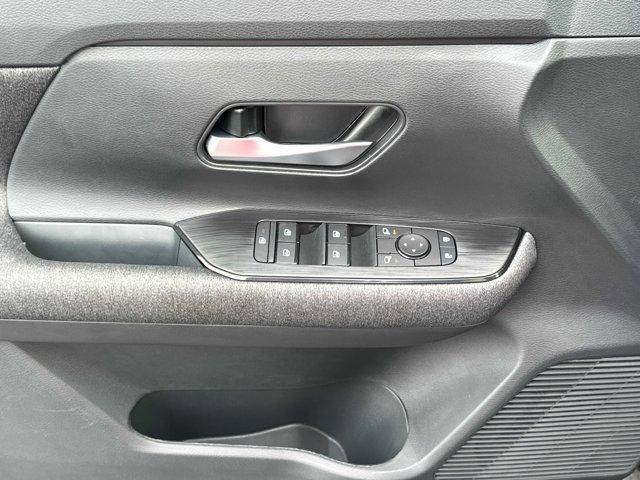 new 2025 Nissan Kicks car, priced at $26,020