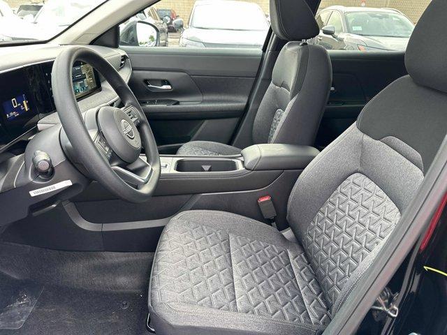 new 2025 Nissan Kicks car, priced at $26,020