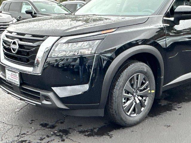 new 2025 Nissan Pathfinder car, priced at $34,832