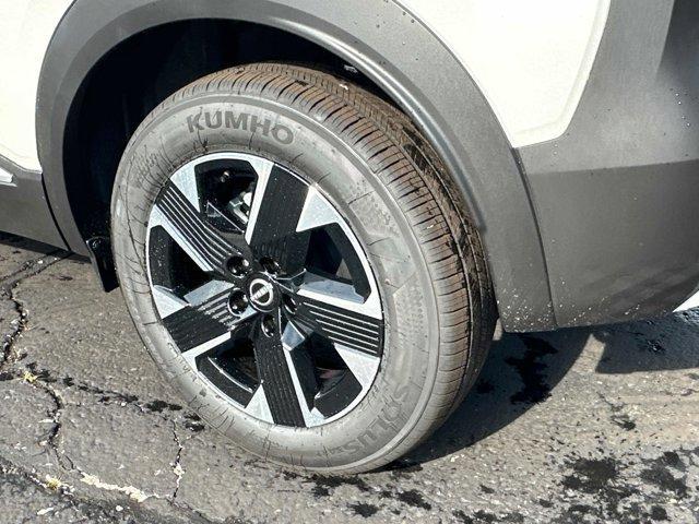 new 2025 Nissan Kicks car, priced at $25,247