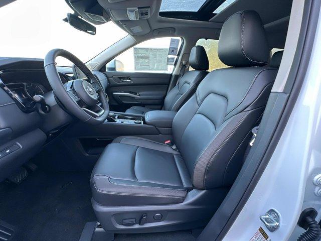 new 2025 Nissan Pathfinder car, priced at $45,943