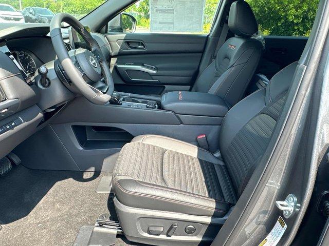 new 2025 Nissan Pathfinder car, priced at $42,267