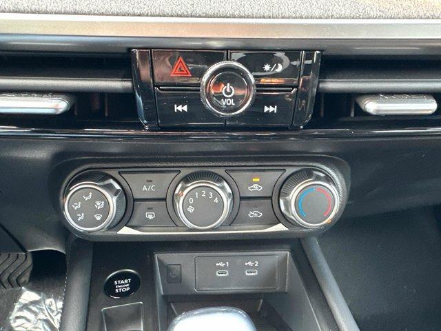 new 2025 Nissan Kicks car, priced at $25,267