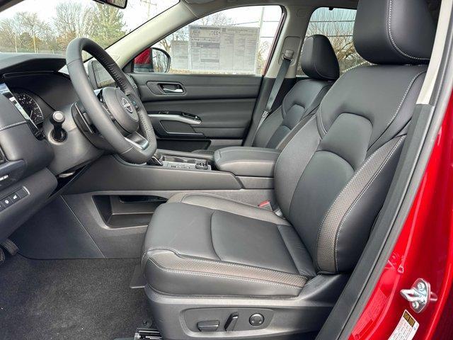 new 2025 Nissan Pathfinder car, priced at $39,980
