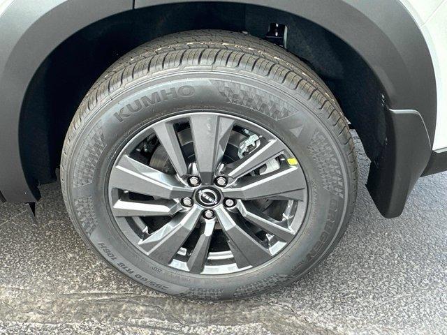 new 2025 Nissan Pathfinder car, priced at $40,536