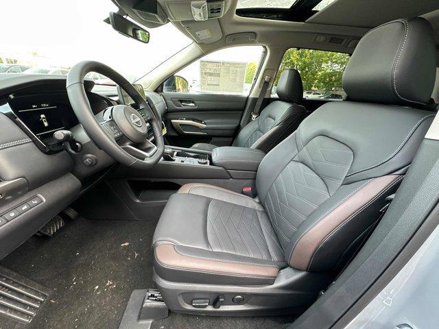 new 2025 Nissan Pathfinder car, priced at $50,052