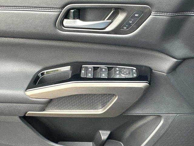 new 2025 Nissan Pathfinder car, priced at $50,052