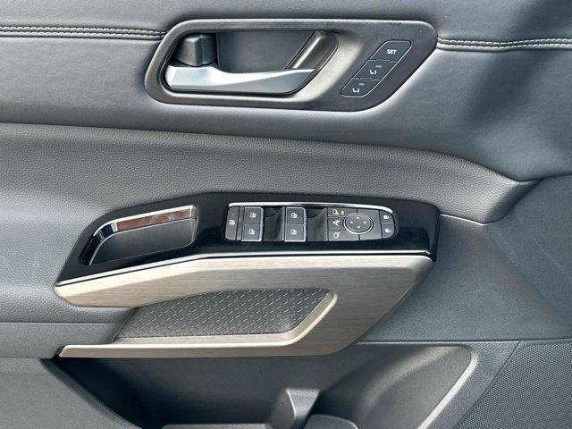 new 2025 Nissan Pathfinder car, priced at $51,202