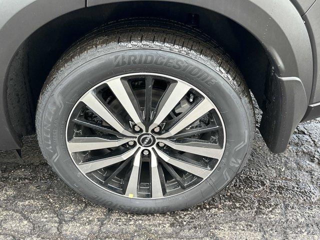 new 2025 Nissan Pathfinder car, priced at $51,202