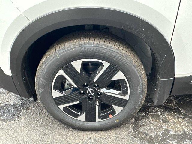 new 2025 Nissan Kicks car, priced at $25,267